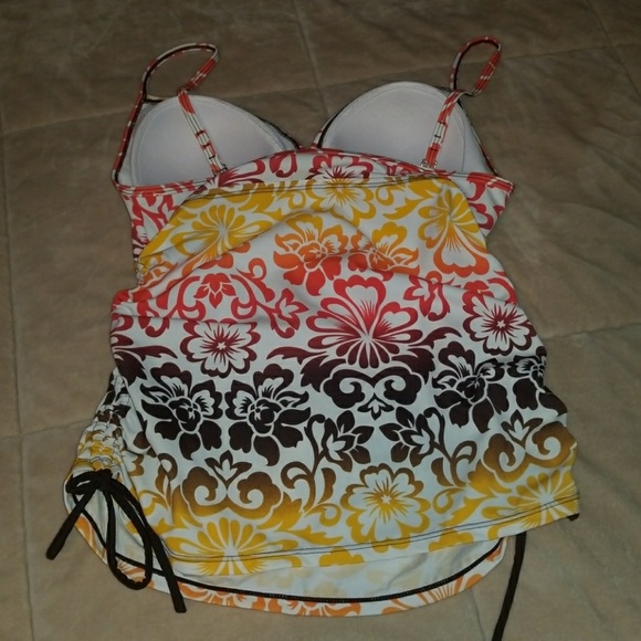 Swim Suit Top ☀️ - Picture 2 of 4